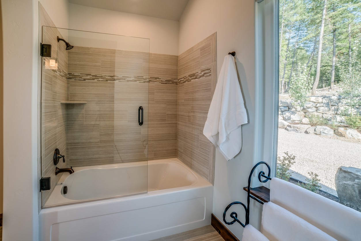 Shower & Tub Installation in Virginia Gardens